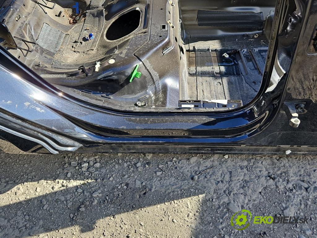 Vw Passat B8 2014 - 2.0 tdi 150 hp automatic 110 kW 1968 cm3 5- práh pravý  (Ostatní)