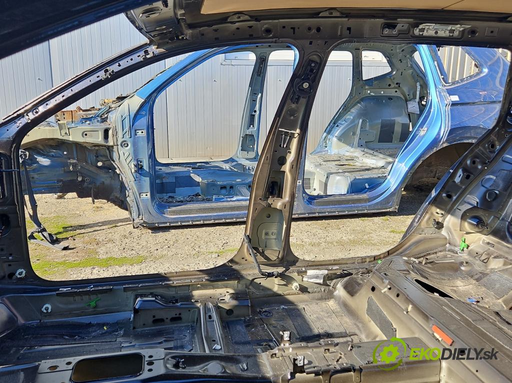 Vw Passat B8 2014 - 2.0 tdi 150 hp automatic 110 kW 1968 cm3 5- práh pravý  (Ostatní)