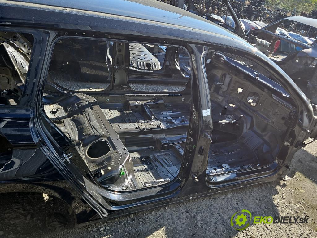 Vw Passat B8 2014 - 2.0 tdi 150 hp automatic 110 kW 1968 cm3 5- práh pravý  (Ostatní)