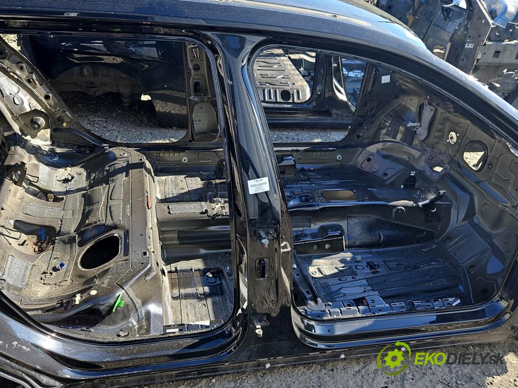 Vw Passat B8 2014 - 2.0 tdi 150 hp automatic 110 kW 1968 cm3 5- práh pravý  (Ostatní)