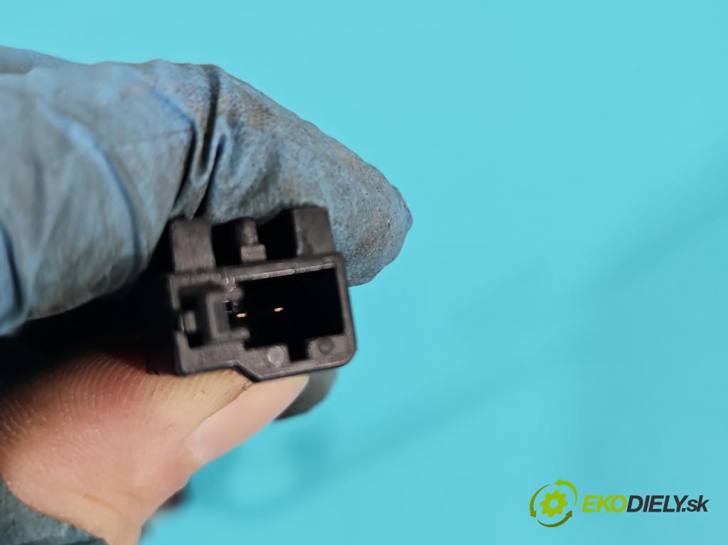 Seat Alhambra II 2010-2020 2.0 tdi 177 hp automatic 130 kW 1968 cm3 5- Těsnění: dveře zadní pravé 7N0839717/718 AA (Ostatní)