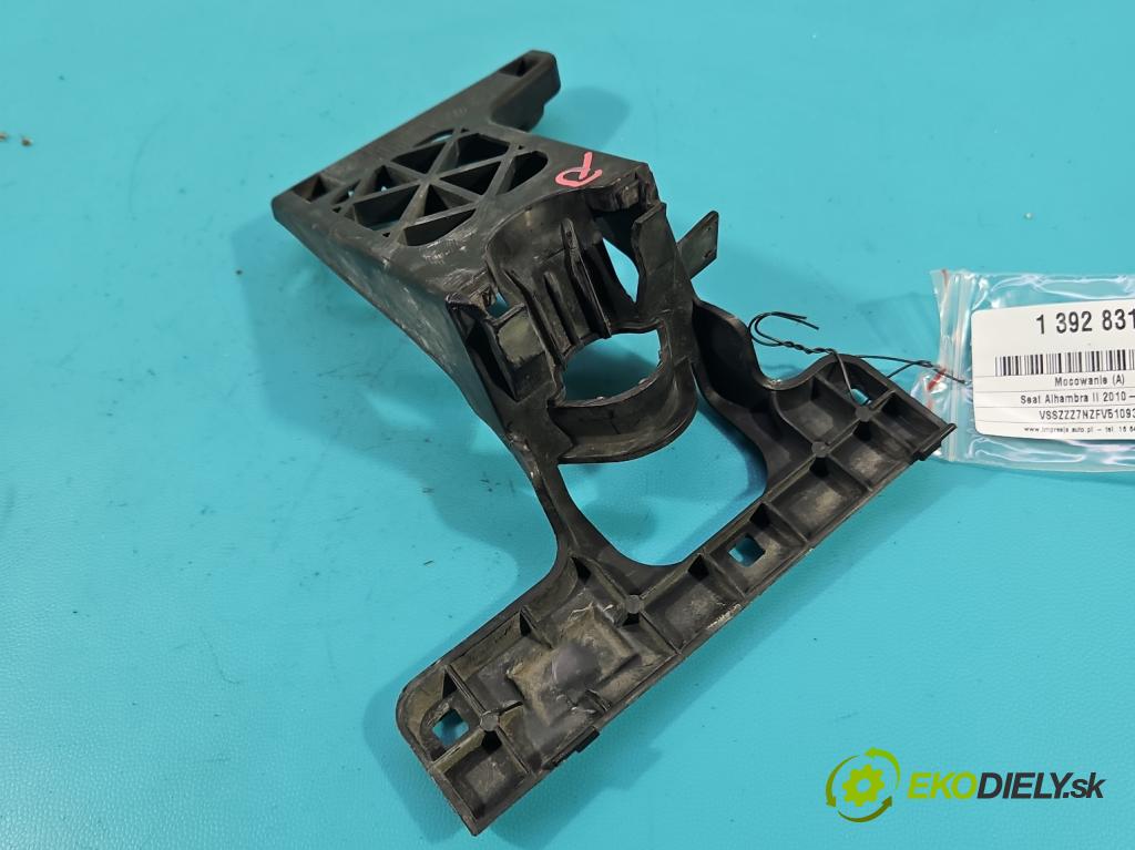 Seat Alhambra II 2010-2020 2.0 tdi 177 hp automatic 130 kW 1968 cm3 5- Upevnění: 7N5807724