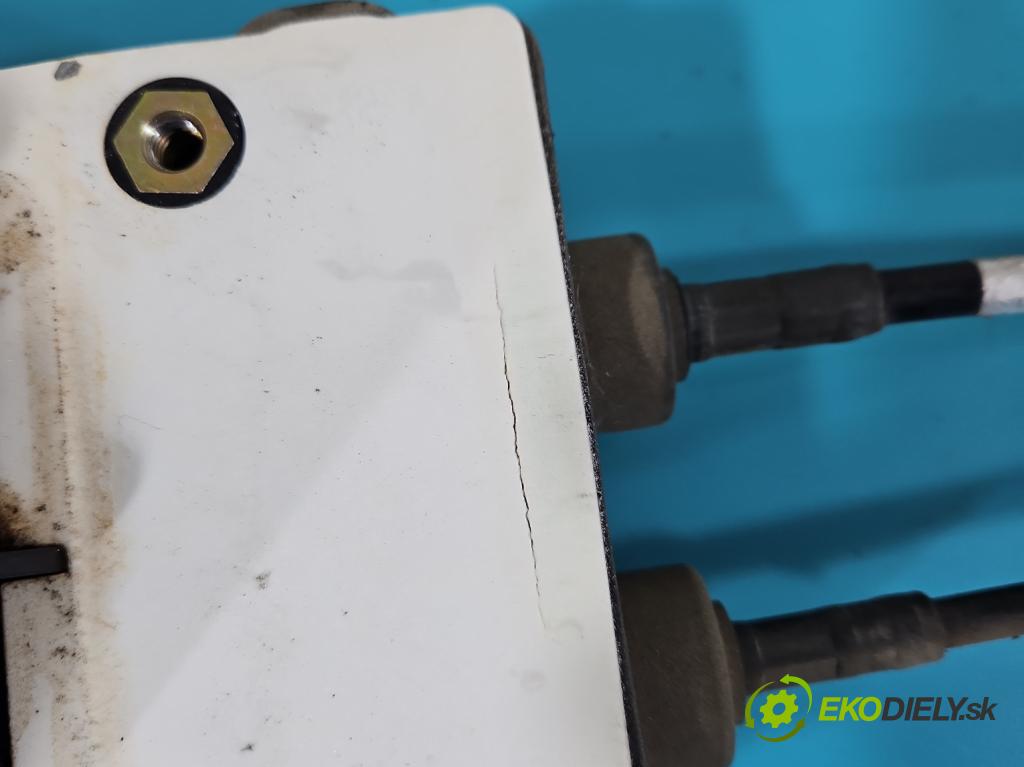 Renault Megane II 2003-2008 1.6 16V (K4M) 113 HP manual 83 kW 1598 cm3 5- Páka: Změny: stupeň,rýchlosť 8200105010 (Rýchlostné páky / kulisy)