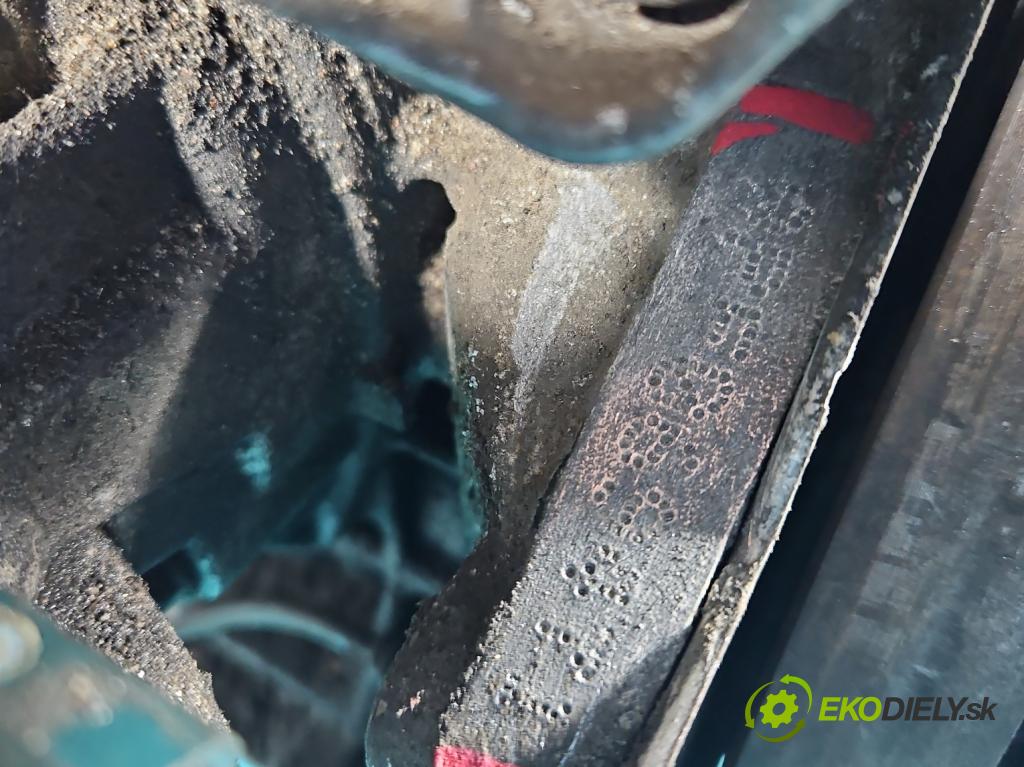 Vw Golf IV 1997-2003 1.6 SR 101 HP manual 74 kW 1595 cm3 5- motor benzín: APF