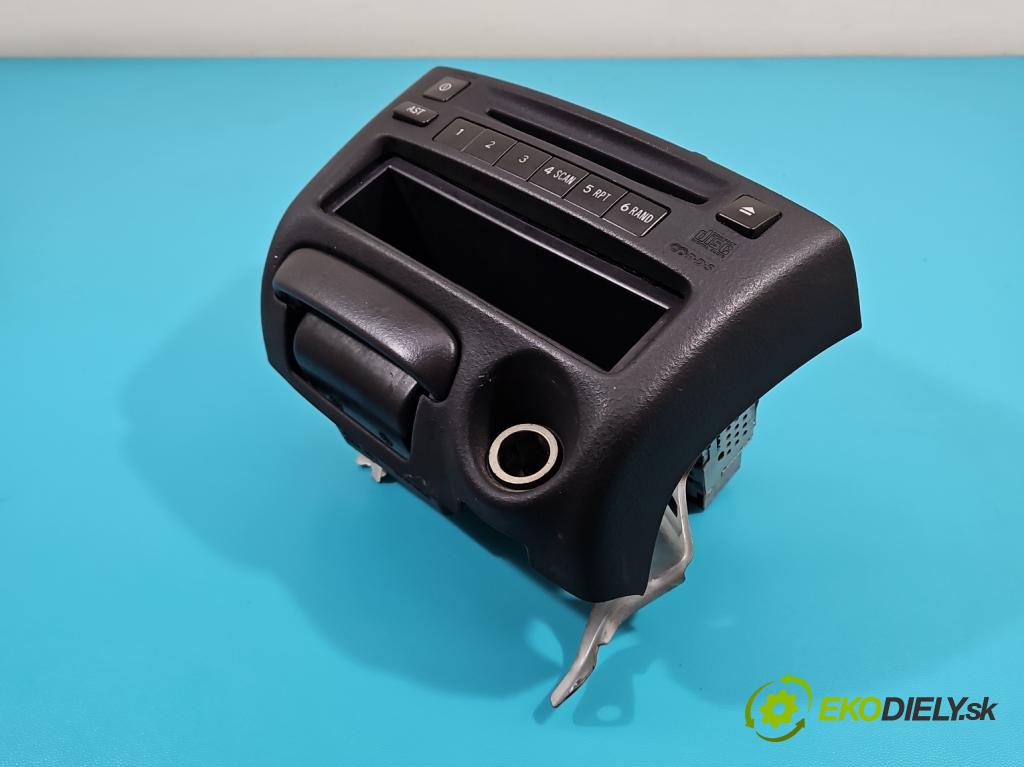 Toyota Yaris I 1999-2005 1.3 vvti 87 HP manual 64 kW 1298 cm3 5- Radio originál 86120-52030