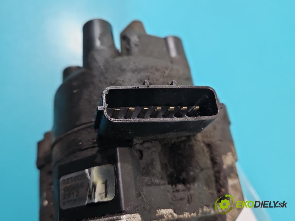 Mazda Demio 1.3 16V 63 HP manual 46 kW 1324 cm3 5- rozdeľovač T2T60572 (Rozdeľovače)