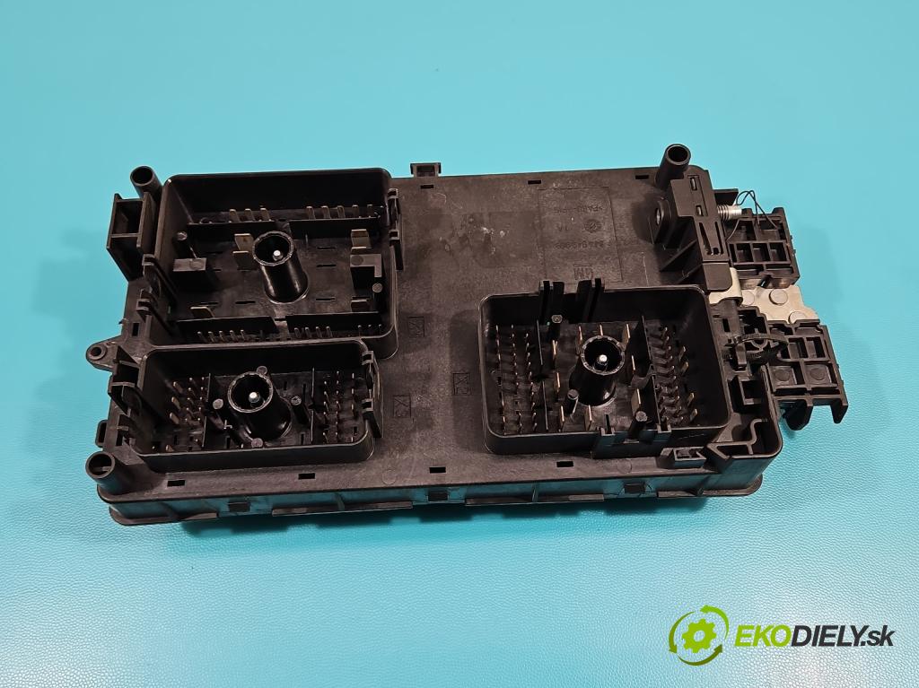 Opel Insignia A 2008-2017 2.0 cdti 160 hp manual 118 kW 1956 cm3 5- skříňka pojistková 13343479 (Pojistkové skříňky)