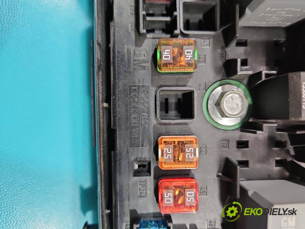 Opel Insignia A 2008-2017 2.0 cdti 160 hp manual 118 kW 1956 cm3 5- skříňka pojistková 13343479 (Pojistkové skříňky)