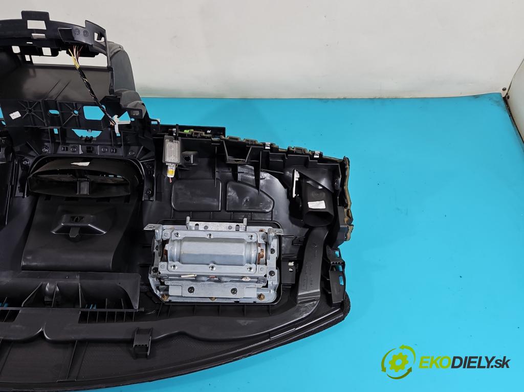 Renault Clio III 2005-2012 1.5 dci 68 HP manual 50 kW 1461 cm3 5- kokpit,pristrojová doska rozdeľovacia
