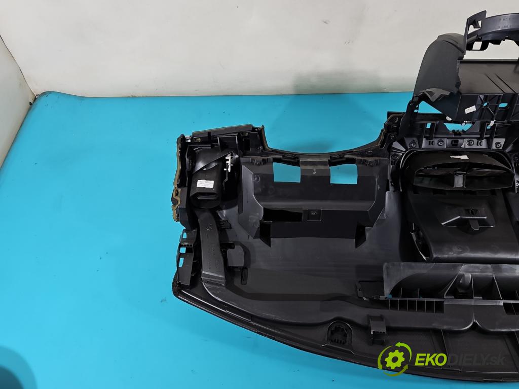 Renault Clio III 2005-2012 1.5 dci 68 HP manual 50 kW 1461 cm3 5- kokpit,pristrojová doska rozdeľovacia