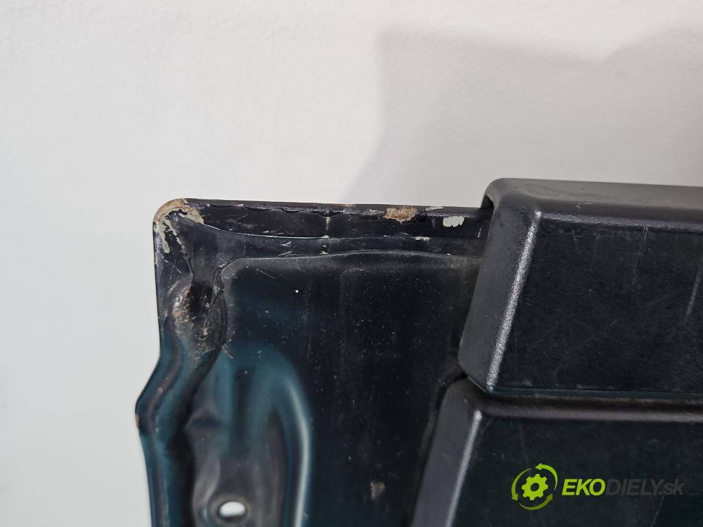 Bmw X5 E53 1999-2006 3.0d 184 hp automatic 135 kW 2993 cm3 5- zadní kufrové dveře  (Zadní kapoty)