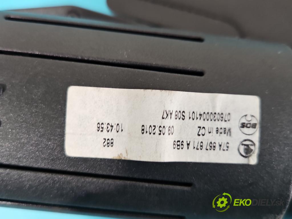 Skoda Karoq 2017- 2.0 tdi 150 HP automatic 110 kW 1968 cm3 5- roleta 57A867871A (Rolety kufra)