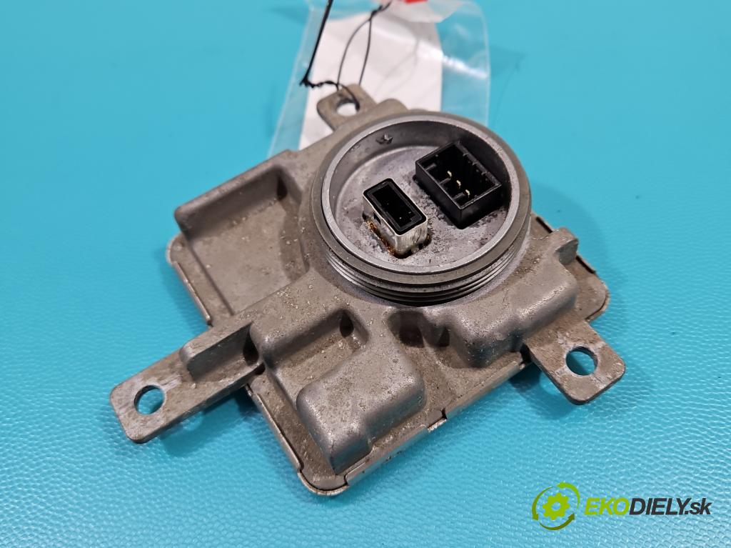 Seat Alhambra II 2010-2020 2.0 tdi 177 HP automatic 130 kW 1968 cm3 5- střídač: xenon 8K0941597E (Riadiace jednotky xenónu)