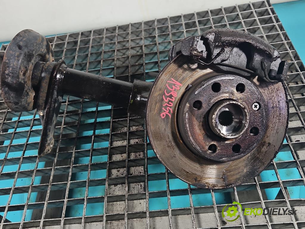 Opel Astra I 1991-2002 1.6 75 HP manual 55 kW 1598 cm3 5- náboj pravé  (Náboje)