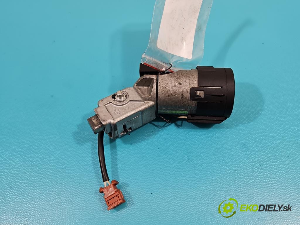 Citroen C5 I 2001-2008 2.0 hdi 136 HP manual 100 kW 1997 cm3 5- Spínačka  (Spínacie skrinky a kľúče)