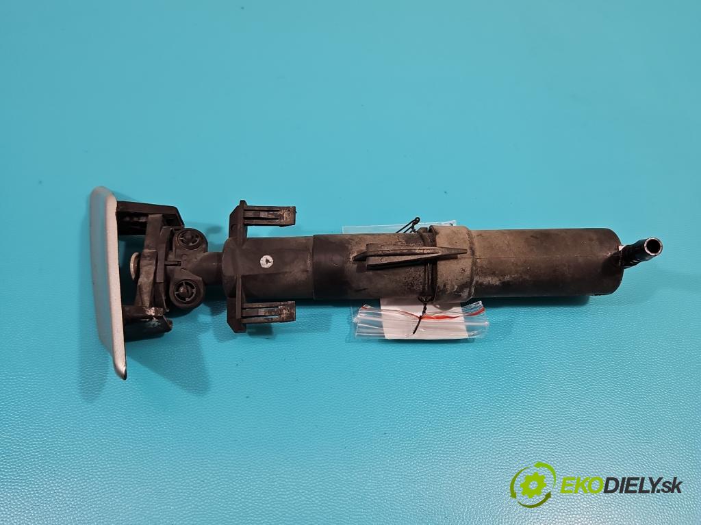 Peugeot 307 2.0 hdi 136 HP manual 100 kW 1997 cm3 5- ostrekovač reflektor: ľavý  (Motorček ostrekovačov)