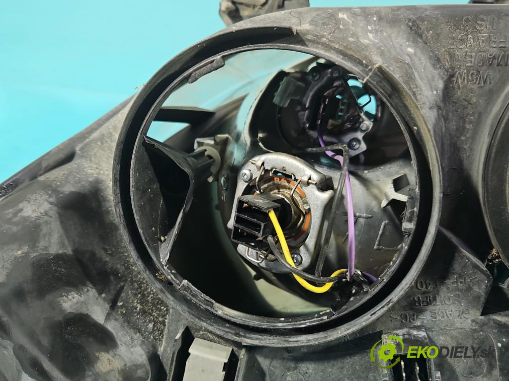 Peugeot 307 2.0 hdi 136 HP manual 100 kW 1997 cm3 5- Reflektor: pravý 9641615680 (Pravé)