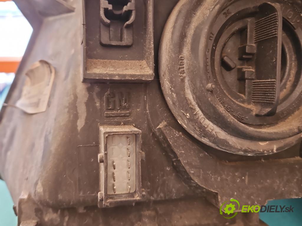 Opel Meriva A 2002-2010 1.6 16V 101 HP manual 74 kW 1598 cm3 5- Reflektor: pravý 93321053 (Pravé)