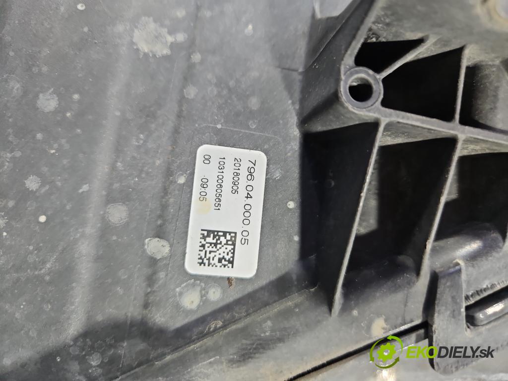 Opel Astra V  2015- 1.6 cdti 110 HP manual 81 kW 1598 cm3 5- Reflektor: pravý 39158006 (Pravé)