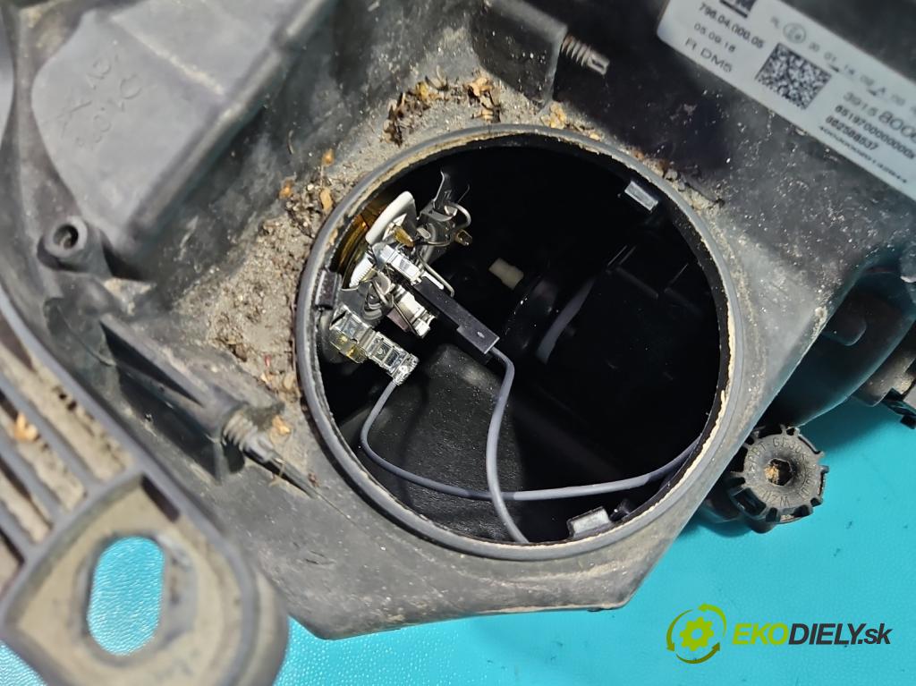 Opel Astra V  2015- 1.6 cdti 110 HP manual 81 kW 1598 cm3 5- Reflektor: pravý 39158006 (Pravé)