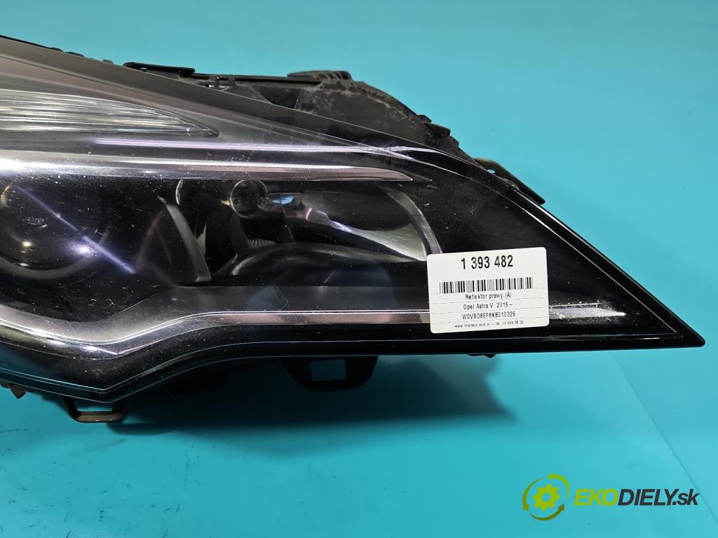Opel Astra V  2015- 1.6 cdti 110 HP manual 81 kW 1598 cm3 5- Reflektor: pravý 39158006 (Pravé)