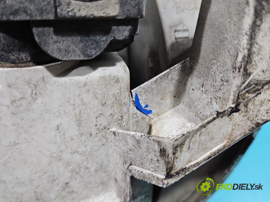 Skoda Octavia I 1996-2010 1.8 20V 125 HP manual 92 kW 1781 cm3 5- Reflektor: pravý  (Pravé)