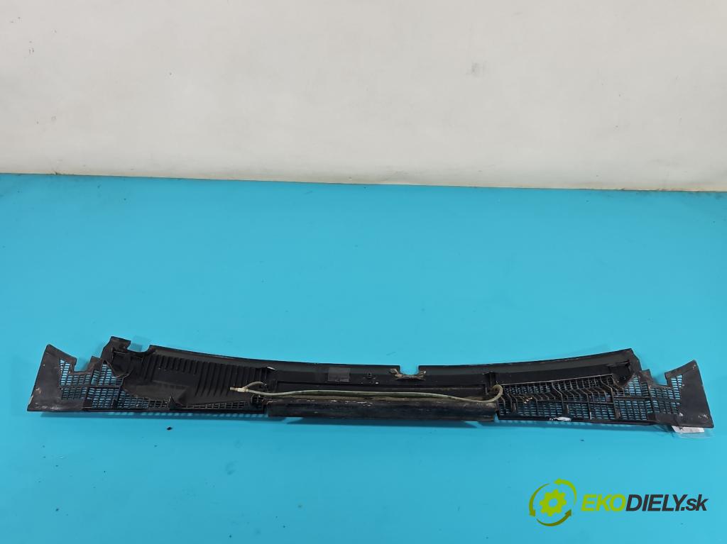 Peugeot 305 1.5 karburátor: 68 HP manual 50 kW 1472 cm3 5- torpédo  (Torpéda)