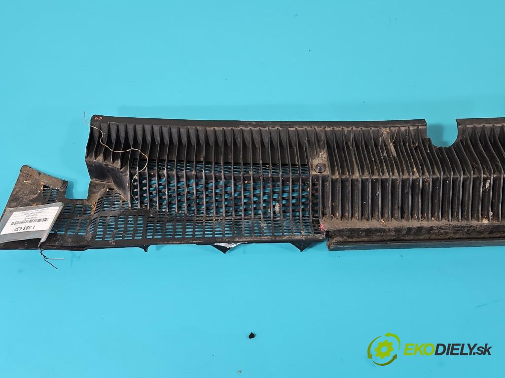 Peugeot 305 1.5 karburátor: 68 HP manual 50 kW 1472 cm3 5- torpédo  (Torpéda)