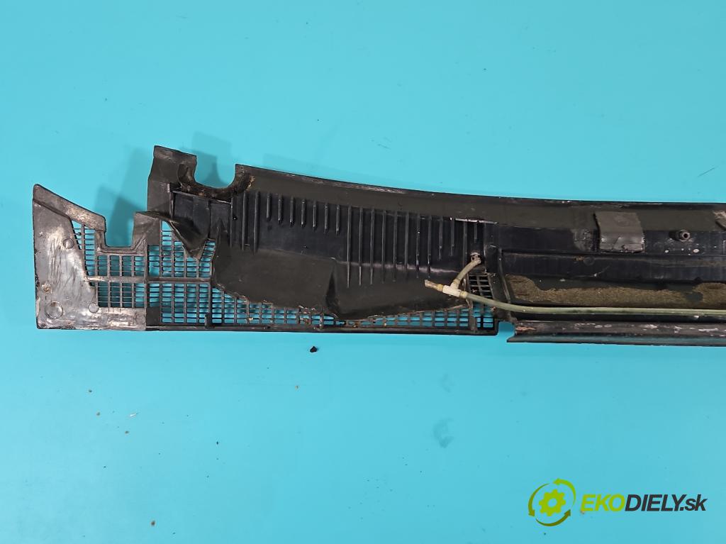 Peugeot 305 1.5 karburátor: 68 HP manual 50 kW 1472 cm3 5- torpédo  (Torpéda)