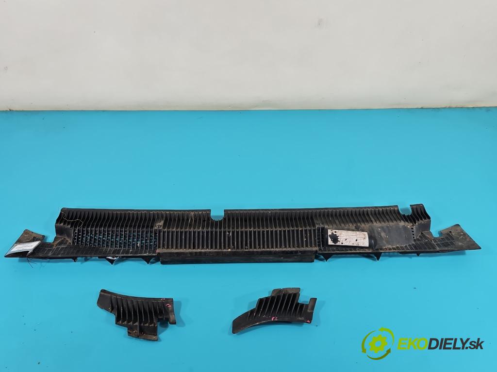 Peugeot 305 1.5 karburátor: 68 HP manual 50 kW 1472 cm3 5- torpédo  (Torpéda)