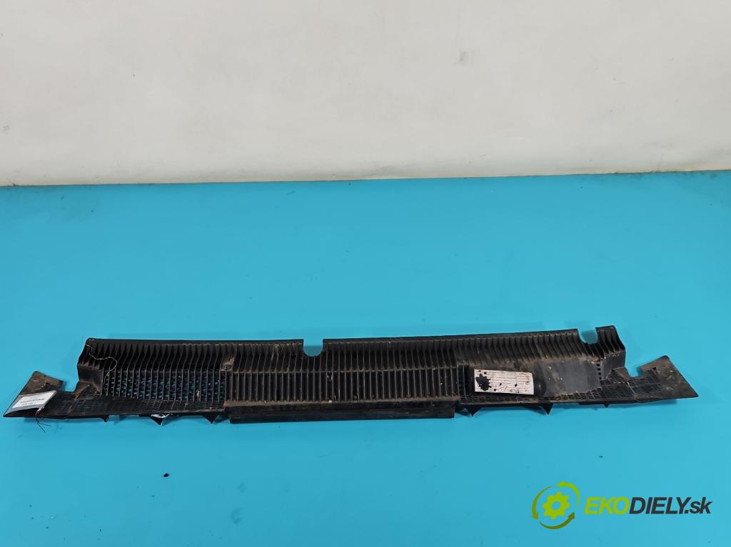 Peugeot 305 1.5 karburátor: 68 HP manual 50 kW 1472 cm3 5- torpédo  (Torpéda)