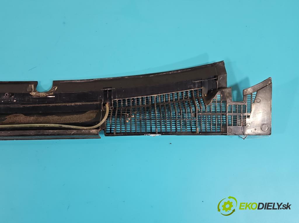 Peugeot 305 1.5 karburátor: 68 HP manual 50 kW 1472 cm3 5- torpédo  (Torpéda)