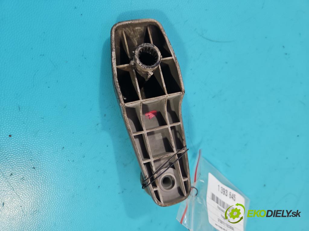 Peugeot 305 1.5 karburátor: 68 hp manual 50 kW 1472 cm3 5- mechanismus stahování zadní levý