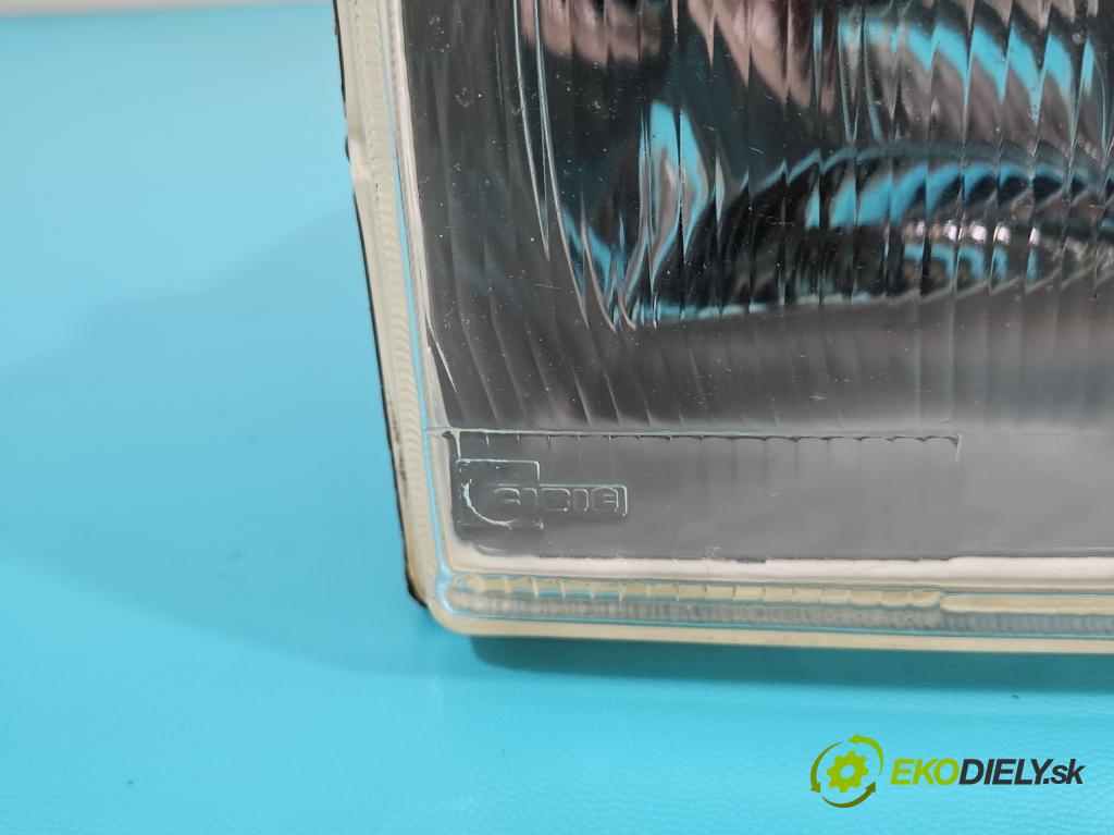 Peugeot 305 1.5 karburátor: 68 HP manual 50 kW 1472 cm3 5- Reflektor: pravý (Pravé)