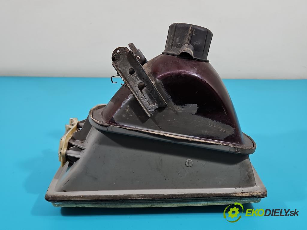 Peugeot 305 1.5 karburátor: 68 HP manual 50 kW 1472 cm3 5- Reflektor: pravý (Pravé)