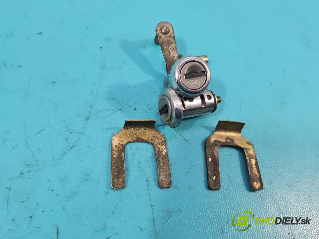 Peugeot 305 1.5 karburátor: 68 HP manual 50 kW 1472 cm3 5- Spínačka  (Spínacie skrinky a kľúče)