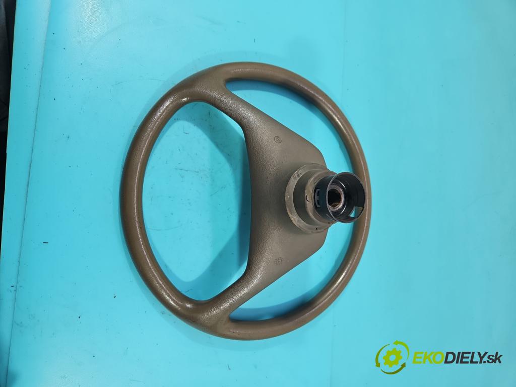 Peugeot 305 1.5 karburátor: 68 HP manual 50 kW 1472 cm3 5- volant  (Volanty)