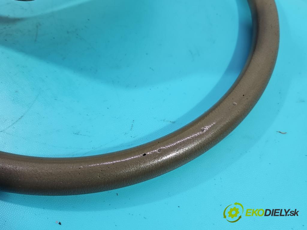 Peugeot 305 1.5 karburátor: 68 HP manual 50 kW 1472 cm3 5- volant  (Volanty)