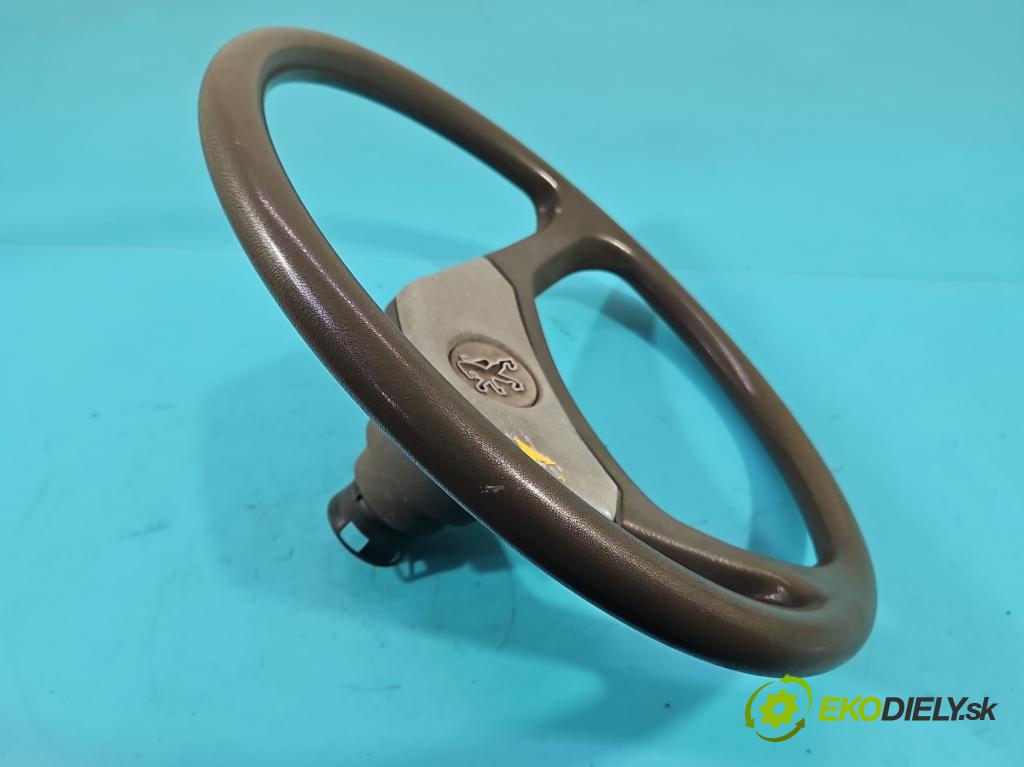 Peugeot 305 1.5 karburátor: 68 HP manual 50 kW 1472 cm3 5- volant  (Volanty)