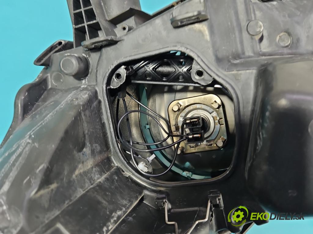 Ford C-Max II 2010-2019 1.0 125 HP manual 92 kW 998 cm3 5- Reflektor: pravý AM51-13W-029-AF (Pravé)