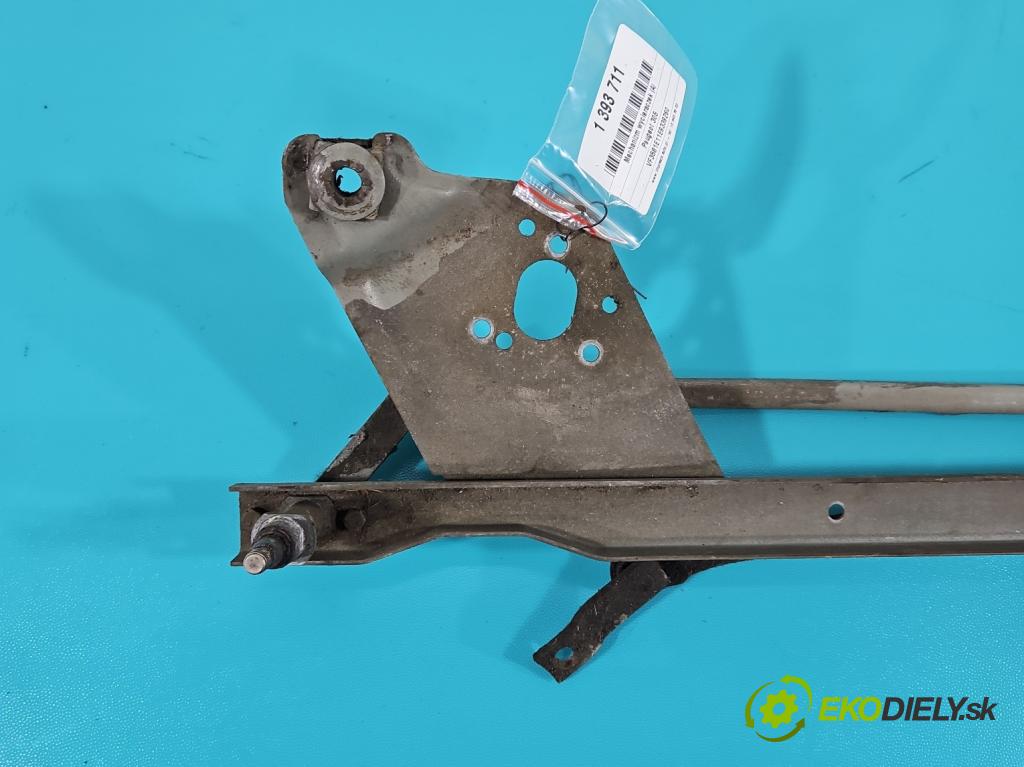 Peugeot 305 1.5 karburátor: 68 hp manual 50 kW 1472 cm3 5- mechanismus stěračů