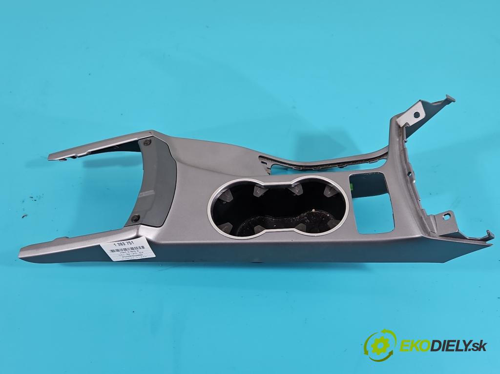 Ford C-Max II 2010-2019 1.0 125 HP manual 92 kW 998 cm3 5- Rukojeť: na nápoje:  (Úchyty, držiaky na nápoje)