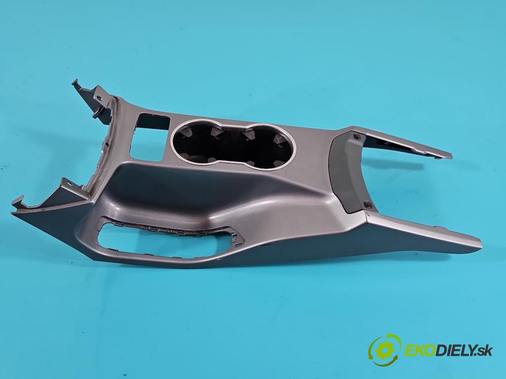 Ford C-Max II 2010-2019 1.0 125 HP manual 92 kW 998 cm3 5- Rukojeť: na nápoje:  (Úchyty, držiaky na nápoje)