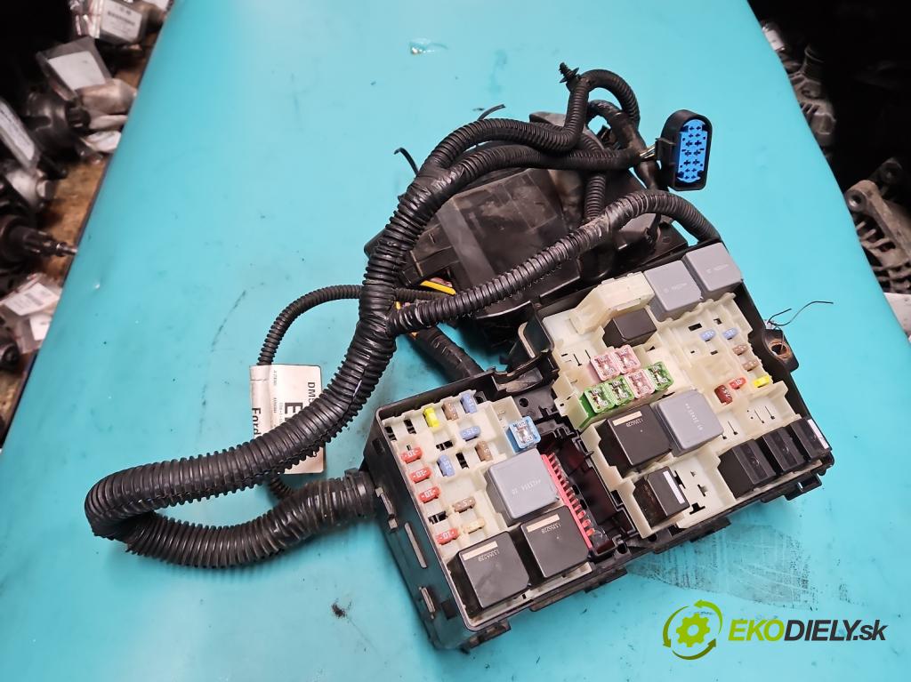 Ford C-Max II 2010-2019 1.0 125 hp manual 92 kW 998 cm3 5- skříňka pojistková DM5T-14K733 (Pojistkové skříňky)