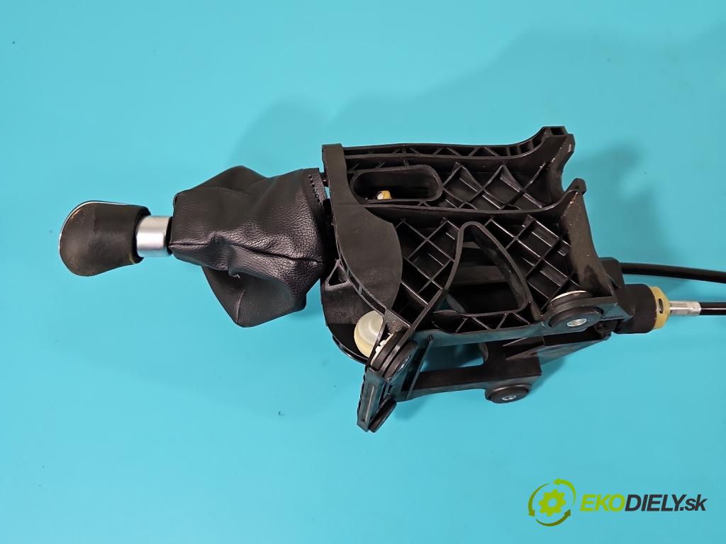 Ford C-Max II 2010-2019 1.0 125 HP manual 92 kW 998 cm3 5- Páka: Změny: stupeň,rýchlosť  (Rýchlostné páky / kulisy)