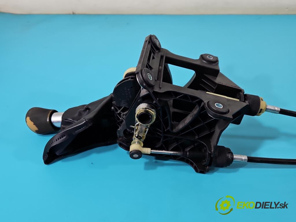 Ford C-Max II 2010-2019 1.0 125 HP manual 92 kW 998 cm3 5- Páka: Změny: stupeň,rýchlosť  (Rýchlostné páky / kulisy)