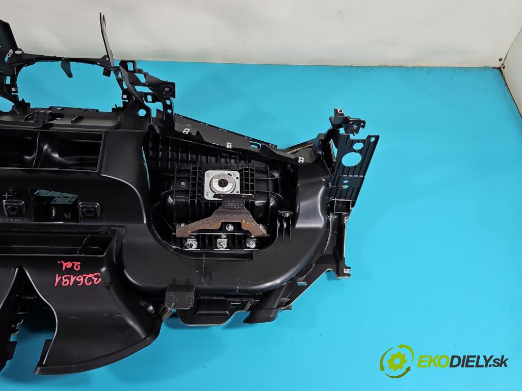 Ford C-Max II 2010-2019 1.0 125 HP manual 92 kW 998 cm3 5- kokpit,pristrojová doska rozdeľovacia