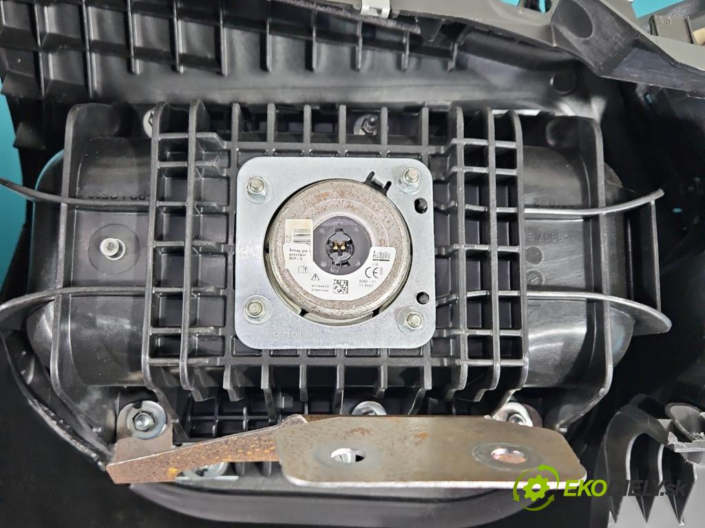 Ford C-Max II 2010-2019 1.0 125 HP manual 92 kW 998 cm3 5- kokpit,pristrojová doska rozdeľovacia