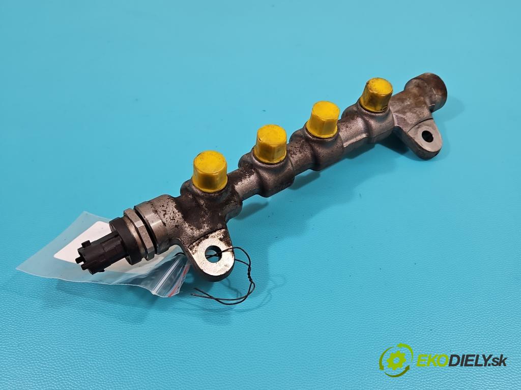 Opel Combo D 2011-2018 1.6 cdti 105 HP manual 77 kW 1598 cm3 5- lišta vstrekovacia 0445214254 (Vstrekovacie lišty)