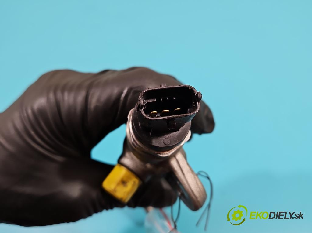 Opel Combo D 2011-2018 1.6 cdti 105 HP manual 77 kW 1598 cm3 5- lišta vstrekovacia 0445214254 (Vstrekovacie lišty)